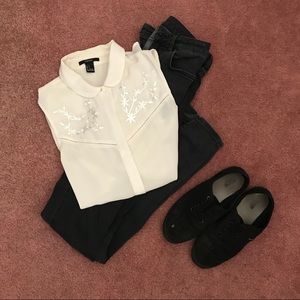 FOREVER 21 SLEEVELESS WESTERN EMBROIDERED BLOUSE